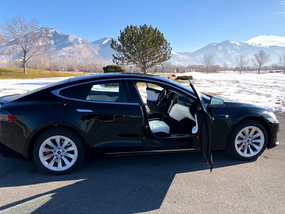 Armormax Tesla Model S P100D: Xe chống đạn nhanh nhất thế giới armormax tesla model s p100d xe chong dan nhanh nhat the gioi