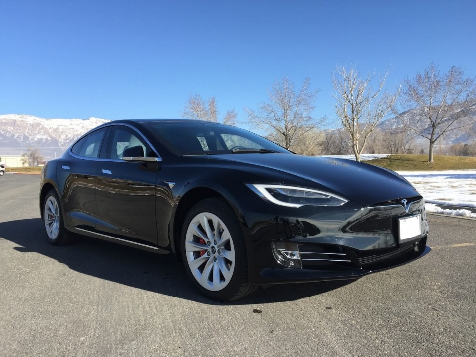 Armormax Tesla Model S P100D: Xe chống đạn nhanh nhất thế giới armormax tesla model s p100d xe chong dan nhanh nhat the gioi
