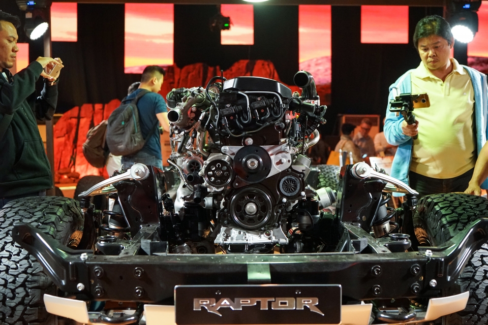 Ford Ranger RAPTOR: Bí mật nhỏ tạo nên sức hút lớn ford ranger raptor bi mat nho tao nen suc hut lon