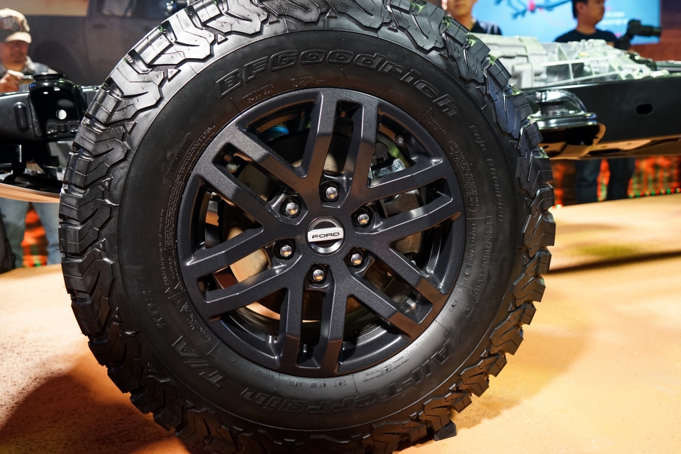 Ford Ranger RAPTOR: Bí mật nhỏ tạo nên sức hút lớn ford ranger raptor bi mat nho tao nen suc hut lon