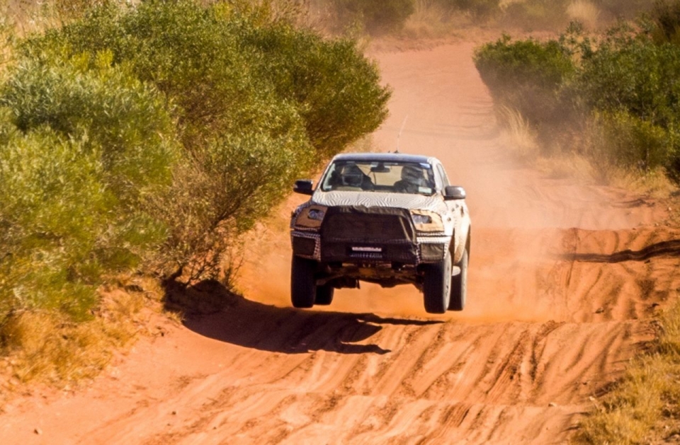 Ford Ranger RAPTOR: Bí mật nhỏ tạo nên sức hút lớn ford ranger raptor bi mat nho tao nen suc hut lon