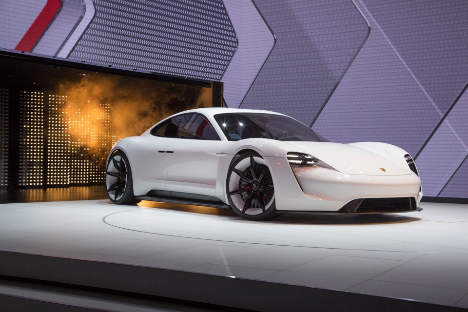 Porsche và Audi sẽ chọn xe điện đầu tiên ra mắt tùy thuộc theo quy định khí thải porsche va audi se chon xe dien dau tien ra mat tuy thuoc theo quy dinh khi thai