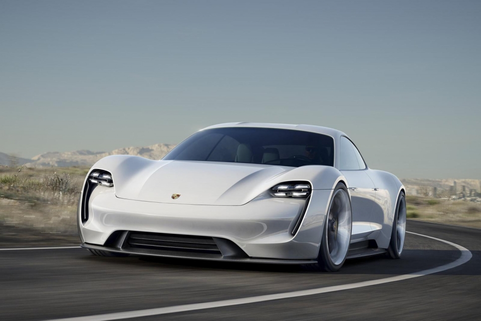 porsche tang gap doi ngan sach dau tu phat trien xe dien
