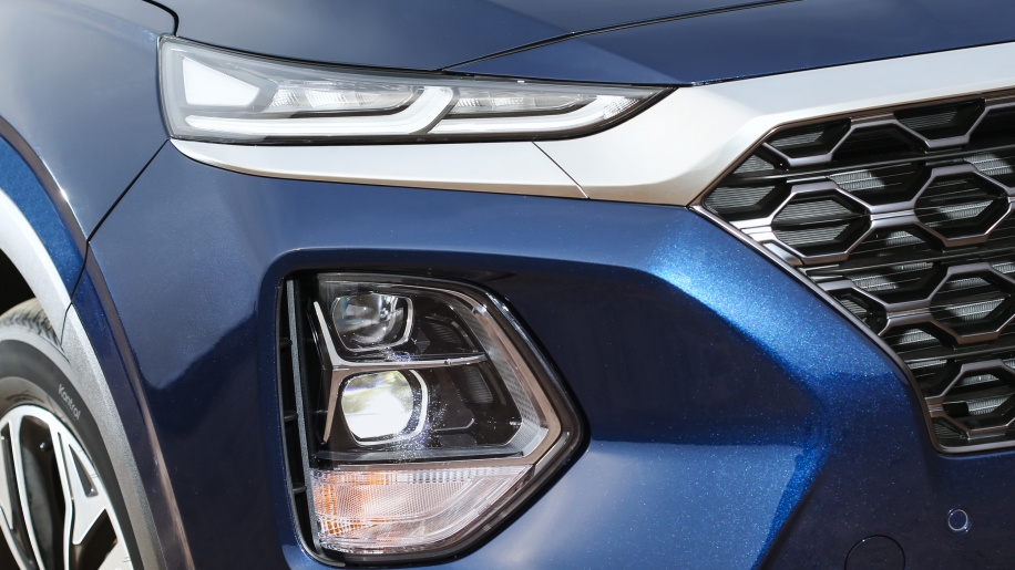 Hyundai Santa Fe 2019: Động cơ mới, hệ thống treo mới, hệ dẫn động mới, nội thất mới hyundai santa fe 2019 dong co moi he thong treo moi he dan dong moi noi that moi