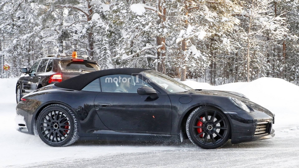 Porsche lần đầu "khoe" thế hệ 911 hoàn toàn mới porsche lan dau khoe the he 911 hoan toan moi
