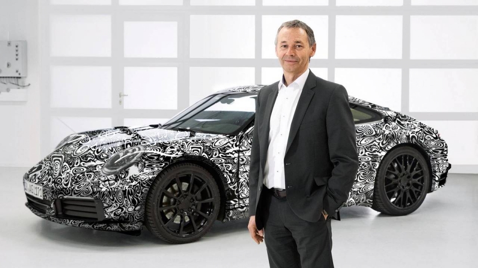 Porsche lần đầu "khoe" thế hệ 911 hoàn toàn mới porsche lan dau khoe the he 911 hoan toan moi