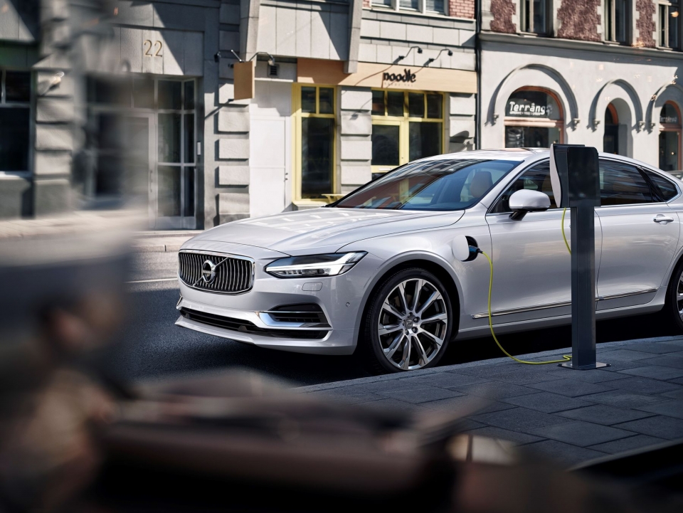 Volvo "đặt cược" tương lai vào xe điện và xe Hybrid volvo dat cuoc tuong lai vao xe dien va xe hybrid