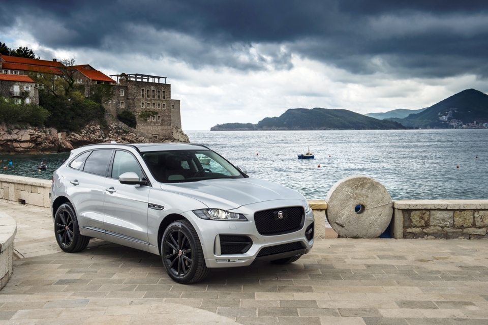 jaguar f pace tham vong canh tranh voi macan va evoque tai viet nam