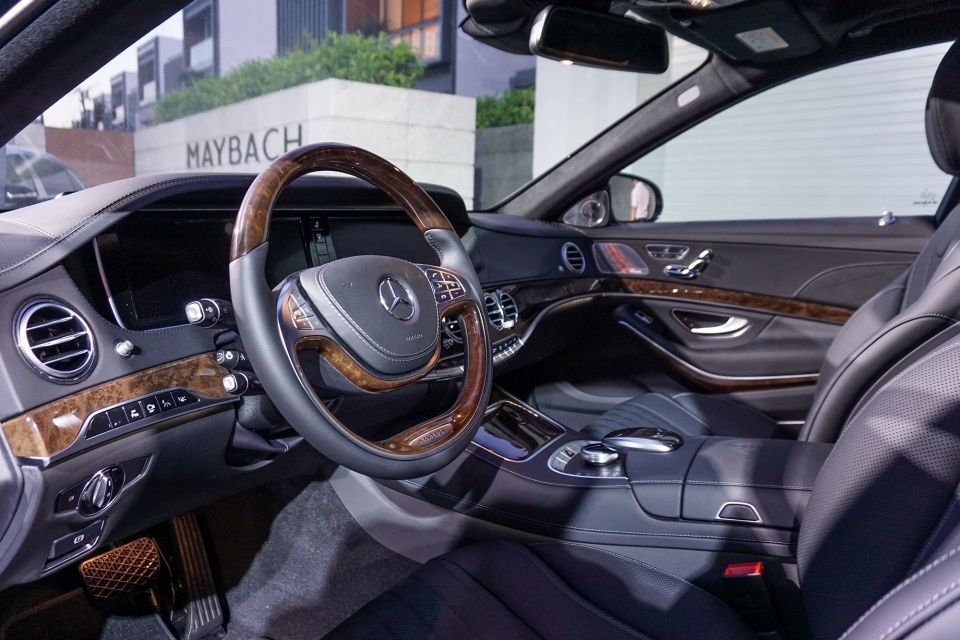 bo doi mercedes maybach s 400 va s 500 chinh thuc xuat tran
