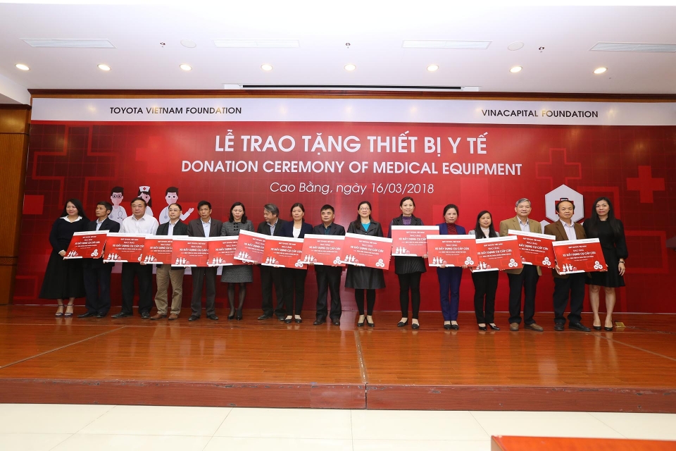 Quỹ Toyota Việt Nam phối hợp trao tặng trang bị y tế cho 14 bệnh viện tại Cao Bằng quy toyota viet nam phoi hop trao tang trang bi y te cho 14 benh vien tai cao bang