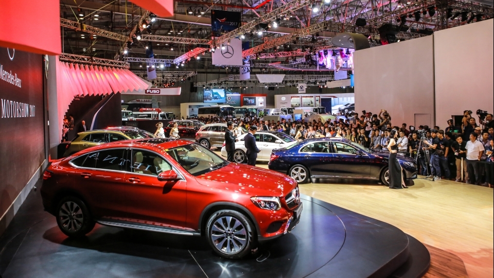 Mercedes-Benz là môi trường làm việc tốt nhất của ngành ô tô tại Việt Nam