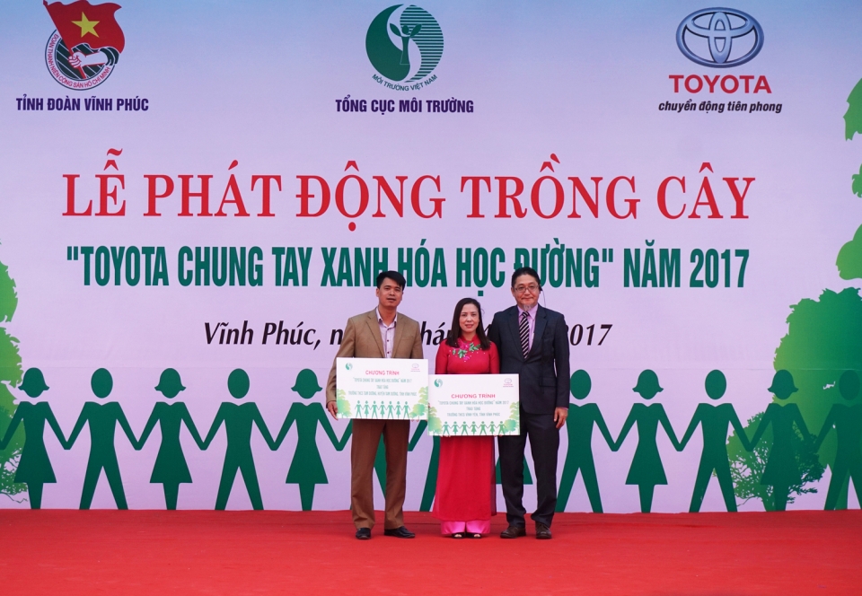 Toyota Việt Nam trồng 1.000 cây xanh tại các trường học trên cả nước trong năm 2017 toyota viet nam trong 1000 cay xanh tai cac truong hoc tren ca nuoc trong nam 2017