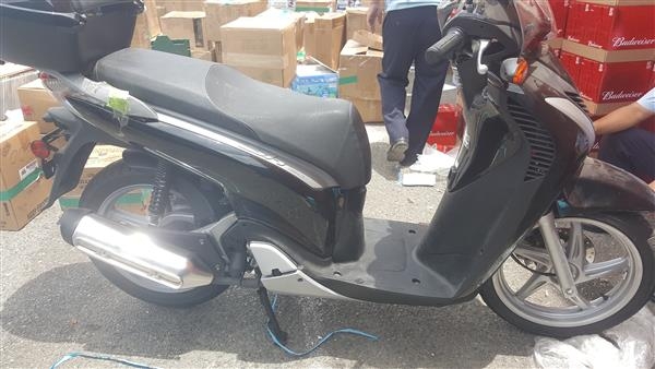 Xe Honda SH nhập lậu trong container hàng quá cảnh