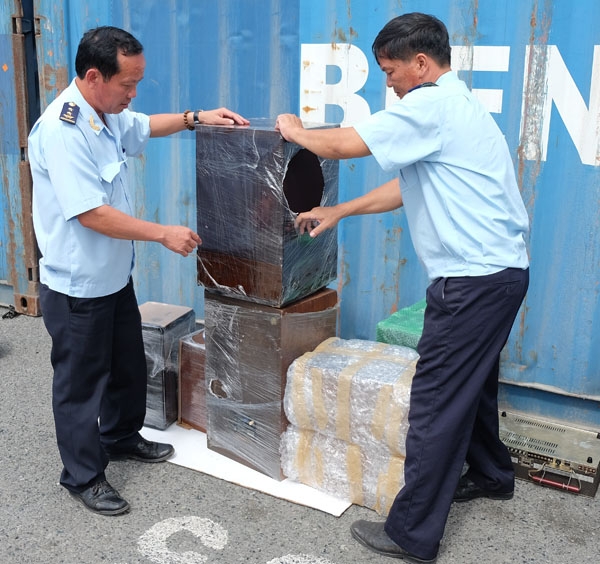 Xe Honda SH nhập lậu trong container hàng quá cảnh xe honda sh nhap lau trong container hang qua canh
