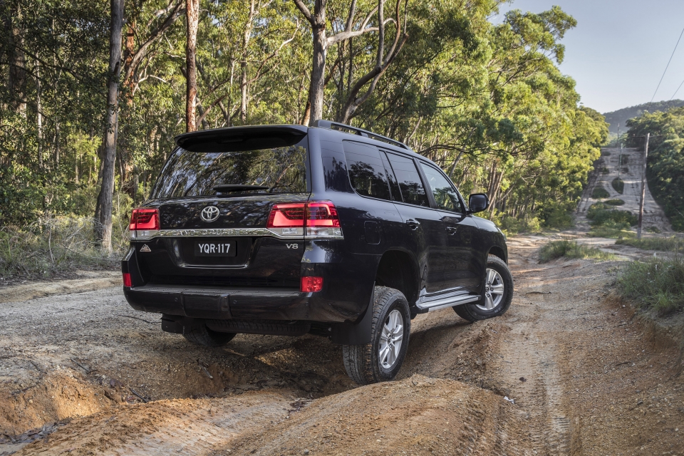 Toyota tung ra 600 chiếc LandCruiser 200 Altitude Special Editions toyota tung ra 600 chiec landcruiser 200 altitude special editions