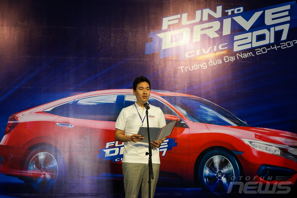 honda civic the he moi trinh dien an tuong tren duong dua dai nam