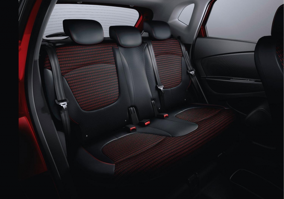 Renault Captur hoàn toàn mới chuẩn bị ra mắt, chia sẻ khung gầm với Nissan Juke renault captur hoan toan moi chuan bi ra mat chia se khung gam voi nissan juke