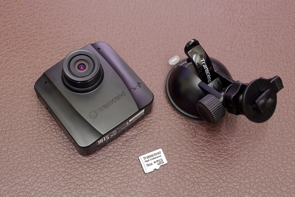 Máy quay hành trình Transcend Drive Pro 50: chất lượng tốt, giá mềm, thiếu GPS may quay hanh trinh transcend drive pro 50 chat luong tot gia mem thieu gps