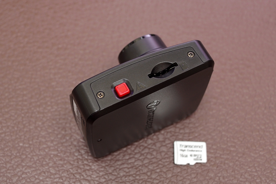 Máy quay hành trình Transcend Drive Pro 50: chất lượng tốt, giá mềm, thiếu GPS may quay hanh trinh transcend drive pro 50 chat luong tot gia mem thieu gps