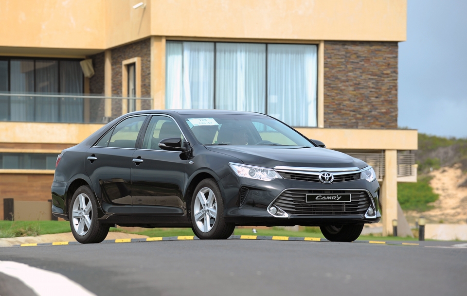 Lái thử xe Toyota, trúng Camry trong tháng 5/2017