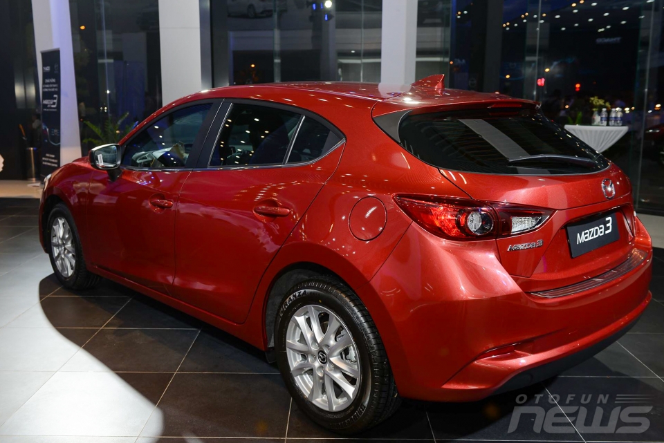 Mazda3 2017 với công nghệ kiểm soát điều hướng mô-men xoắn ra mắt tại Việt Nam mazda3 2017 voi cong nghe kiem soat dieu huong mo men xoan ra mat tai viet nam