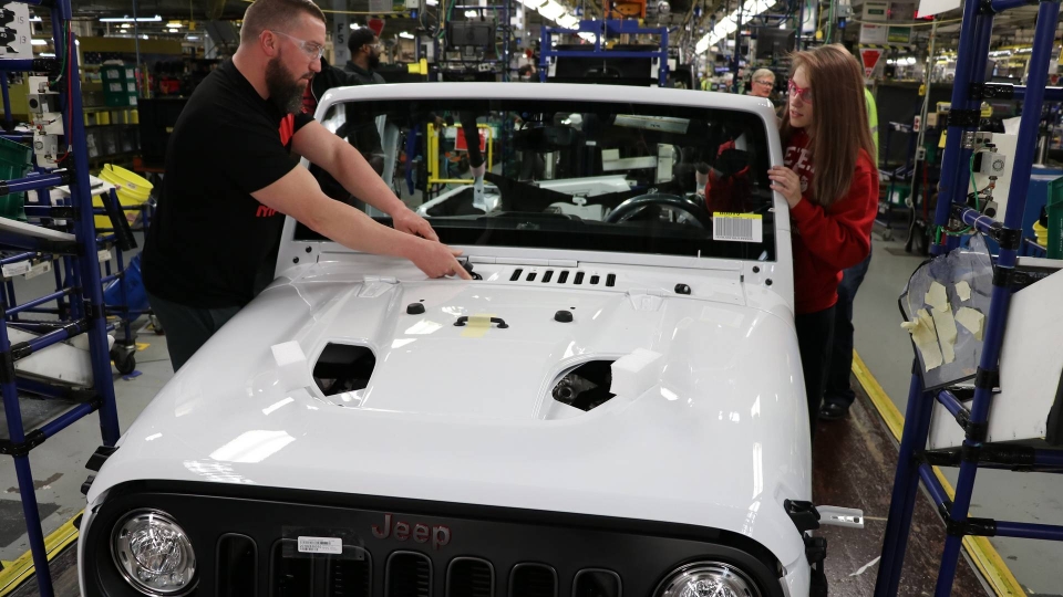 Jeep ngừng sản xuất Wrangler JK sau 12 năm với hơn 2 triệu xe jeep ngung san xuat wrangler jk sau 12 nam voi hon 2 trieu xe