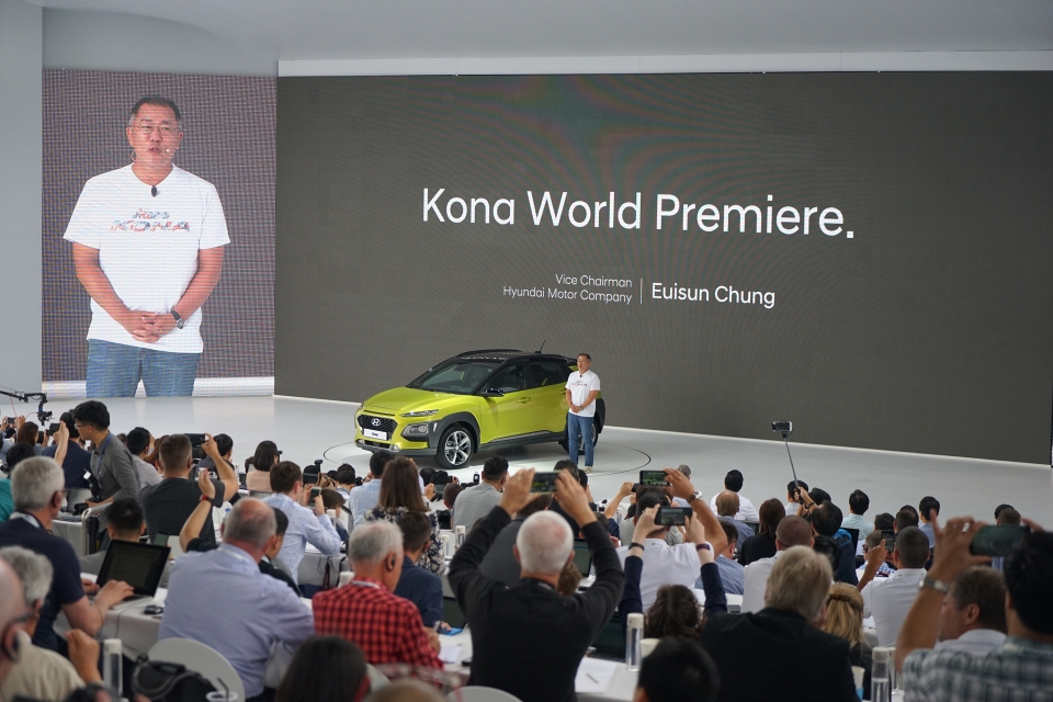 Hyundai KONA ra mắt toàn cầu: độc đáo SUV 4WD hiện đại thời "9x" hyundai kona ra mat toan cau doc dao suv 4wd hien dai thoi 9x