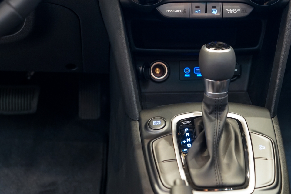 Hyundai KONA ra mắt toàn cầu: độc đáo SUV 4WD hiện đại thời "9x" hyundai kona ra mat toan cau doc dao suv 4wd hien dai thoi 9x