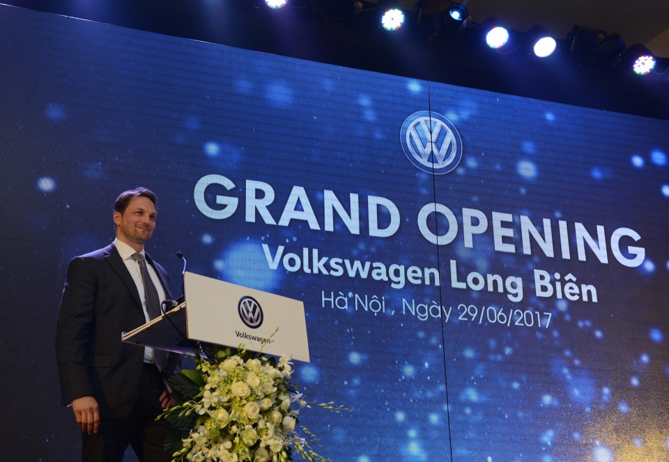 volkswagen mo dai ly thu hai tai ha noi no luc tro lai thi truong trong nuoc
