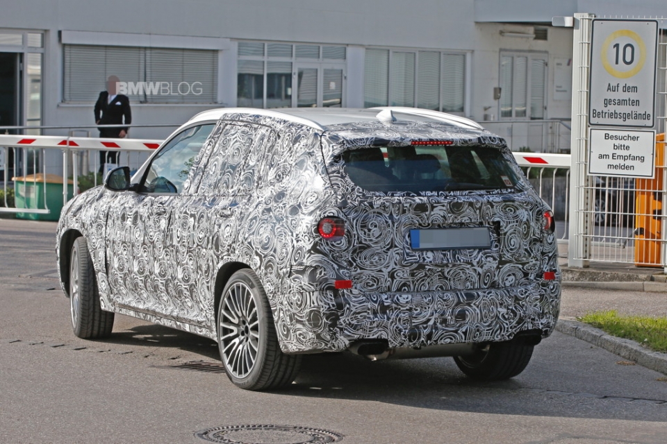 bmw x3 duong dau porsche macan turbo bang phien ban m voi 425 ma luc
