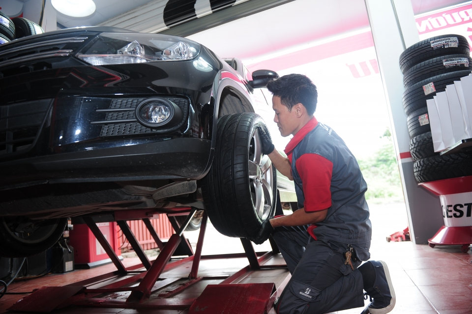 Dịch vụ lốp xe du lịch đúng chuẩn tại ngoại thành Hà Nội dich vu lop xe du lich dung chuan tai ngoai thanh ha noi