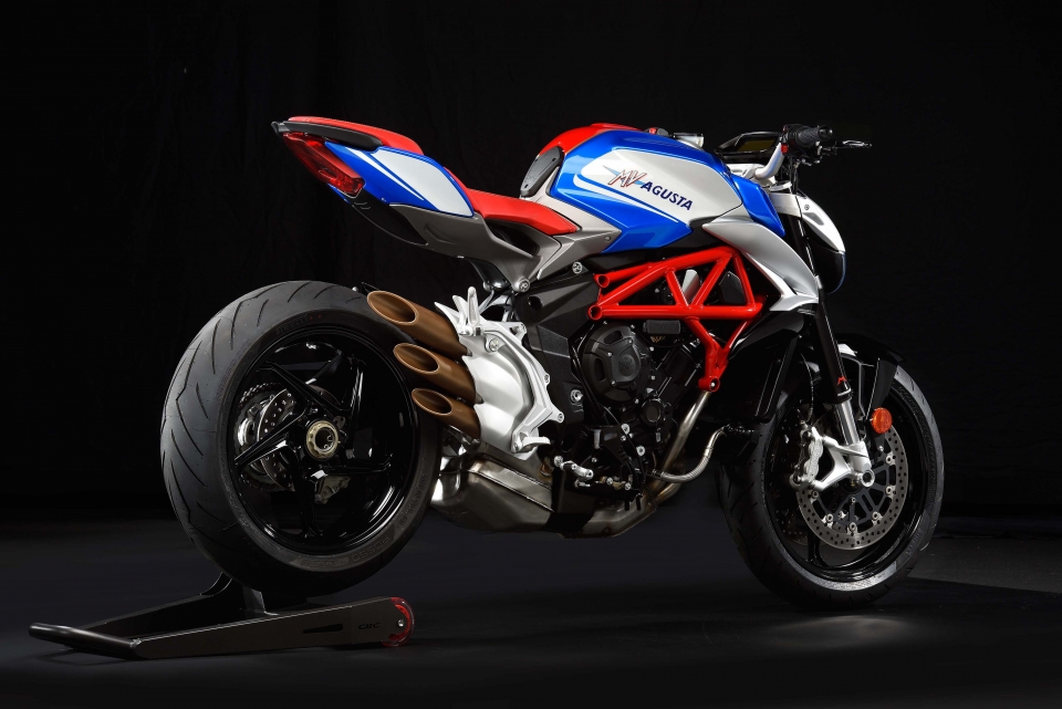 MV Agusta hé lộ Brutale 800 America nhân kỉ niệm quốc khánh Mỹ mv agusta he lo brutale 800 america nhan ki niem quoc khanh my
