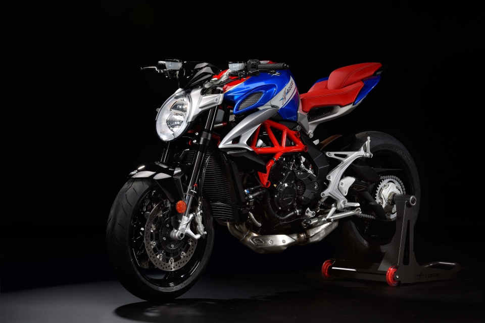MV Agusta hé lộ Brutale 800 America nhân kỉ niệm quốc khánh Mỹ