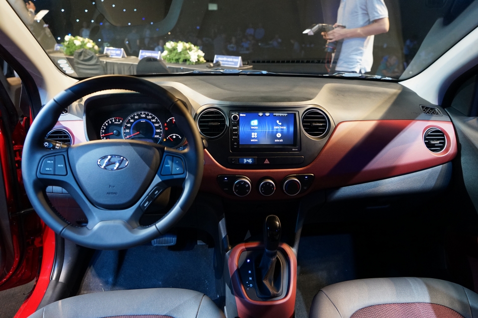 Hyundai Grand i10 CKD hoàn toàn mới ra mắt với giá từ 340 triệu VNĐ hyundai grand i10 ckd hoan toan moi ra mat voi gia tu 340 trieu vnd