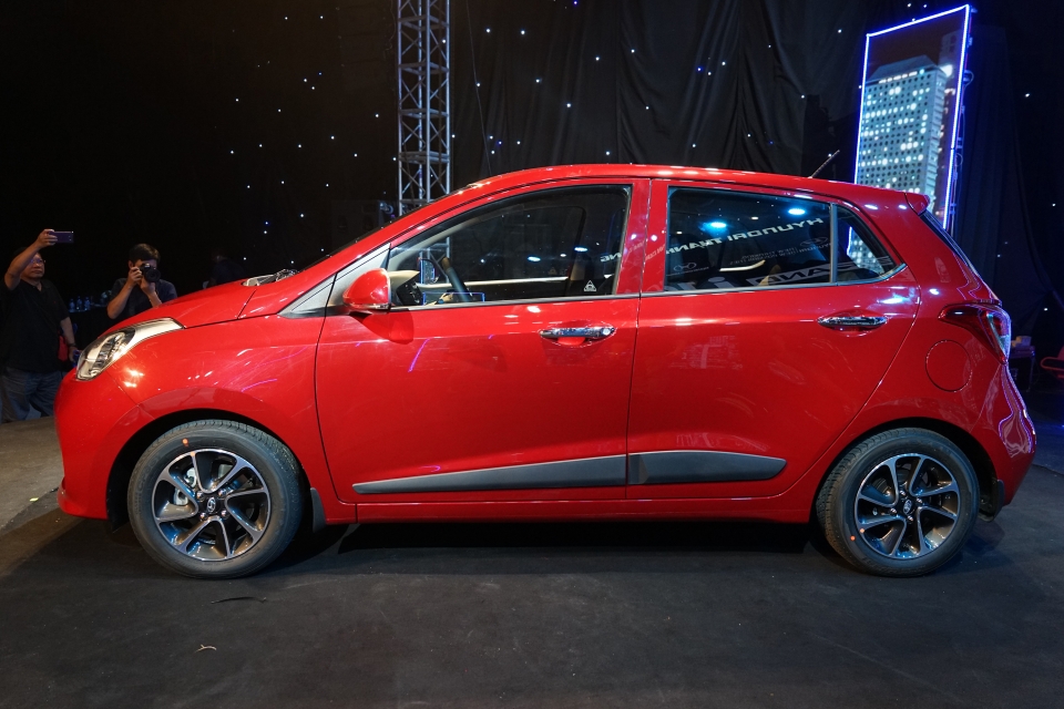 Hyundai Grand i10 CKD hoàn toàn mới ra mắt với giá từ 340 triệu VNĐ hyundai grand i10 ckd hoan toan moi ra mat voi gia tu 340 trieu vnd