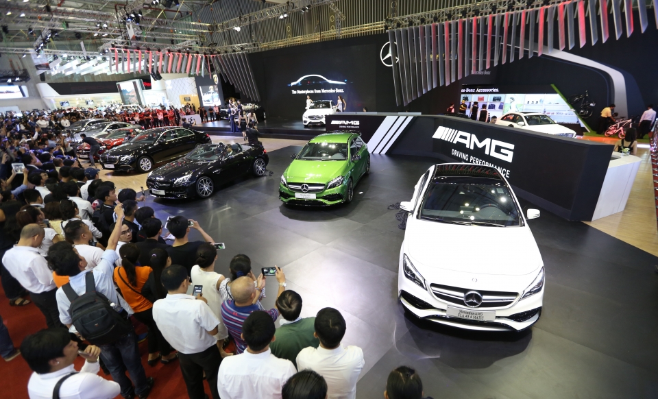 vms 2017 mercedes benz c class voi hop so 9g tronic se ra mat nguoi tieu dung trong nuoc