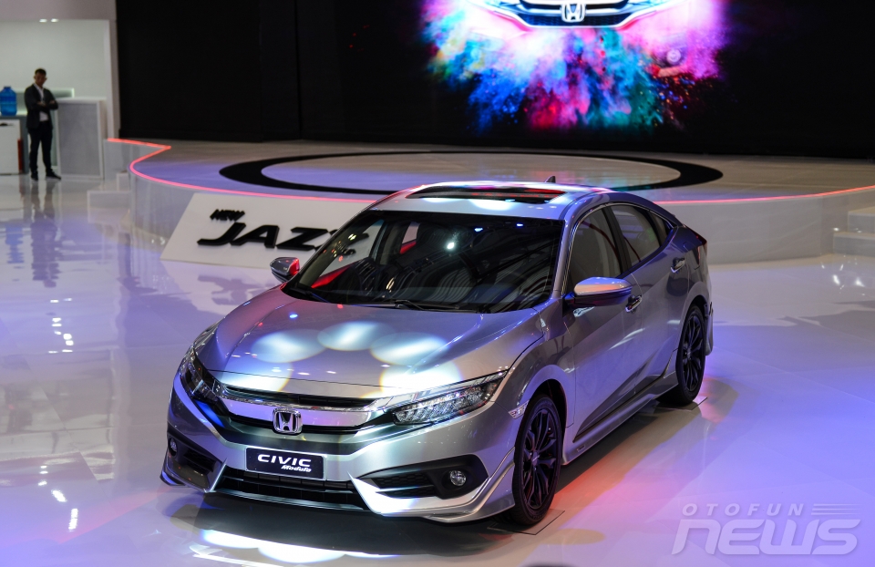 Hàng loạt mẫu xe chủ lực của Honda bất ngờ giảm giá mạnh hang loat mau xe chu luc cua honda bat ngo giam gia manh