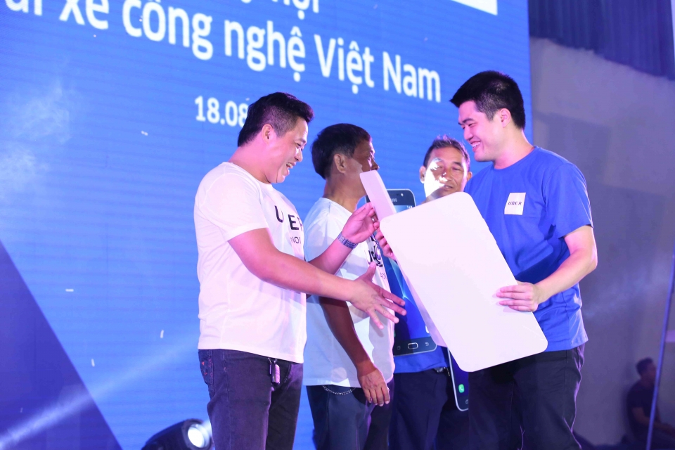 Tròn ba năm có mặt tại Việt Nam, Uber đạt 4 triệu người dùng tron ba nam co mat tai viet nam uber dat 4 trieu nguoi dung