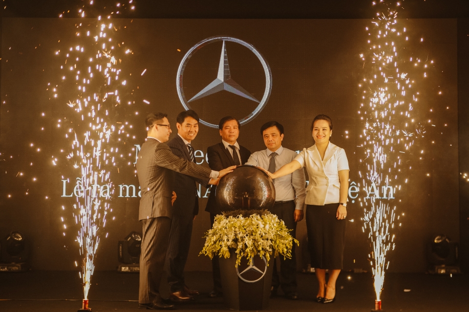 mercedes benz viet nam co dai ly dau tien tai thanh pho vinh