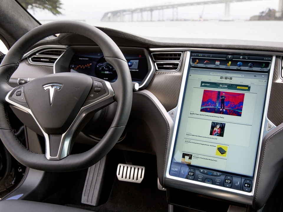 chan nvidia tesla chon phan cung intel cho he thong thong tin giai tri