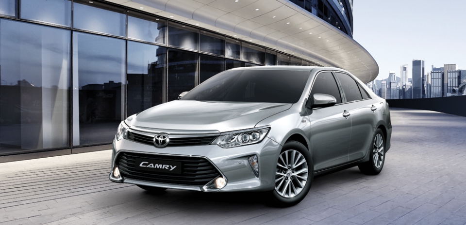 Toyota Việt Nam "lên đời" Camry với đèn pha LED toyota viet nam len doi camry voi den pha led