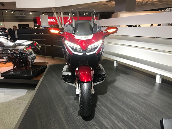 tokyo 2017 honda gold wing 2018 lot xac ve van hanh tich hop apple carplay