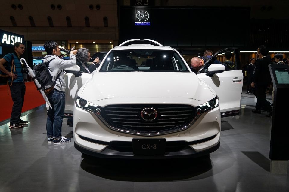 tokyo 2017 tan mat kham pha suv 6 cho mazda cx 8 hoan toan moi