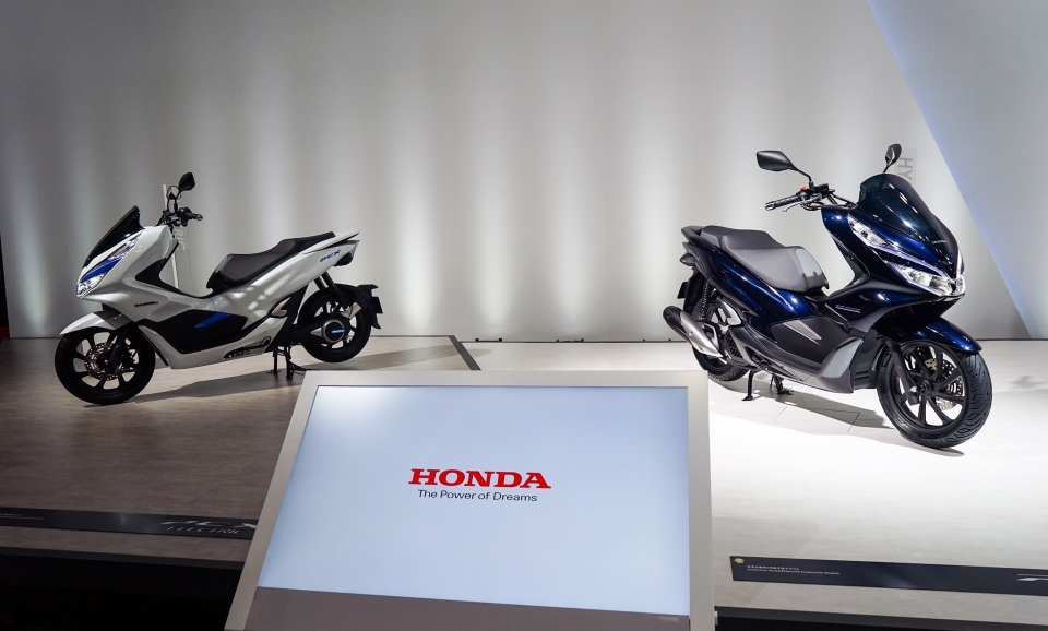 tokyo 2017 honda pcx hybrid va electric xe may lai dau tien tren the gioi