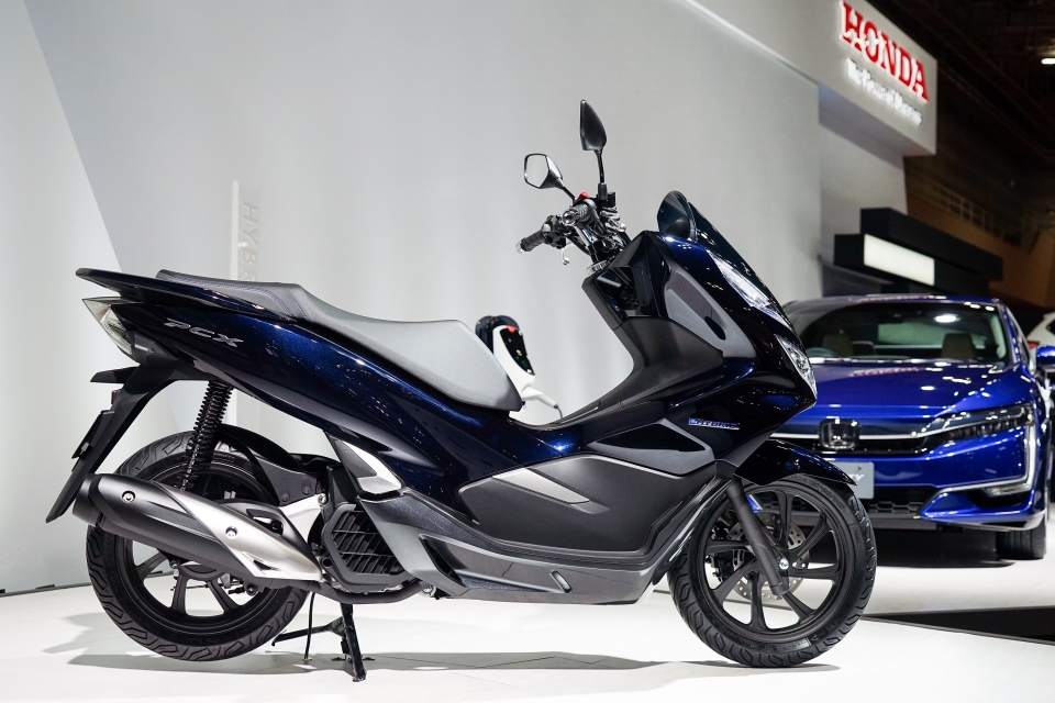 tokyo 2017 honda pcx hybrid va electric xe may lai dau tien tren the gioi