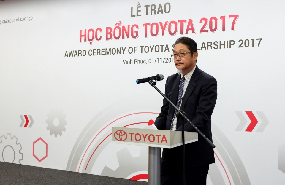 trao hoc bong toyota 2017 cho sinh vien chuyen nganh o to co khi ky thuat va moi truong tren pham vi ca nuoc