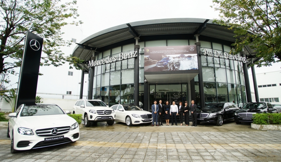 Mercedes-Benz Việt Nam bàn giao đội xe sang cho dịch vụ đưa đón Parrot Luxury Cars mercedes benz viet nam ban giao doi xe sang cho dich vu dua don parrot luxury cars