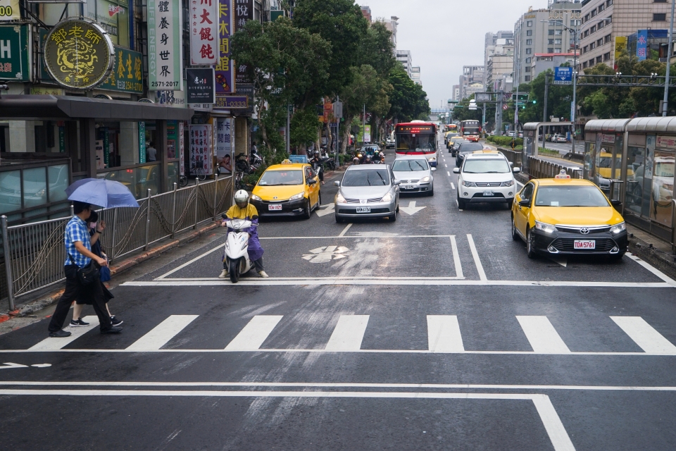 Trông giữ phương tiện trên phố: Không chỉ là bài toán chỗ để trong giu phuong tien tren pho khong chi la bai toan cho de