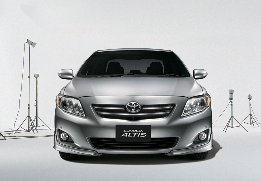 den luot corolla altis duoc trieu hoi tai viet nam vi phu tung tui khi takata