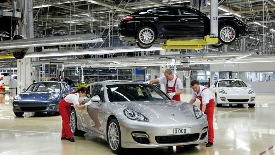 Porsche Panamera Hybrid gây khó cho các nhà sản xuất pin vì đắt khách porsche panamera hybrid gay kho cho cac nha san xuat pin vi dat khach